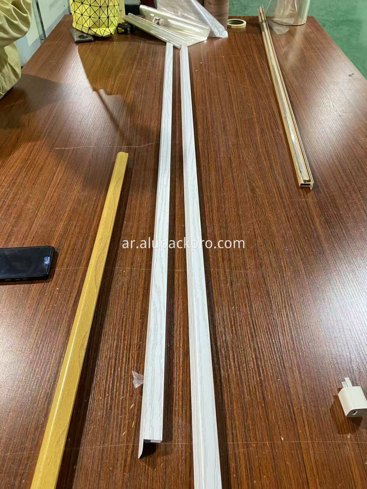 خط إنتاج التأثير الخشبي لمقاطع الألمنيوم Wood Effect Production Line For Aluminum Profiles